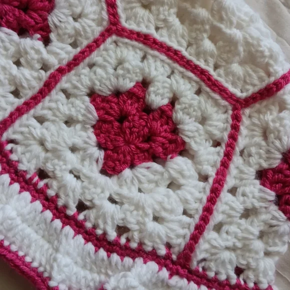 Handmade Crochet Heart Granny Square Bucket Hat - Picture 3 of 5